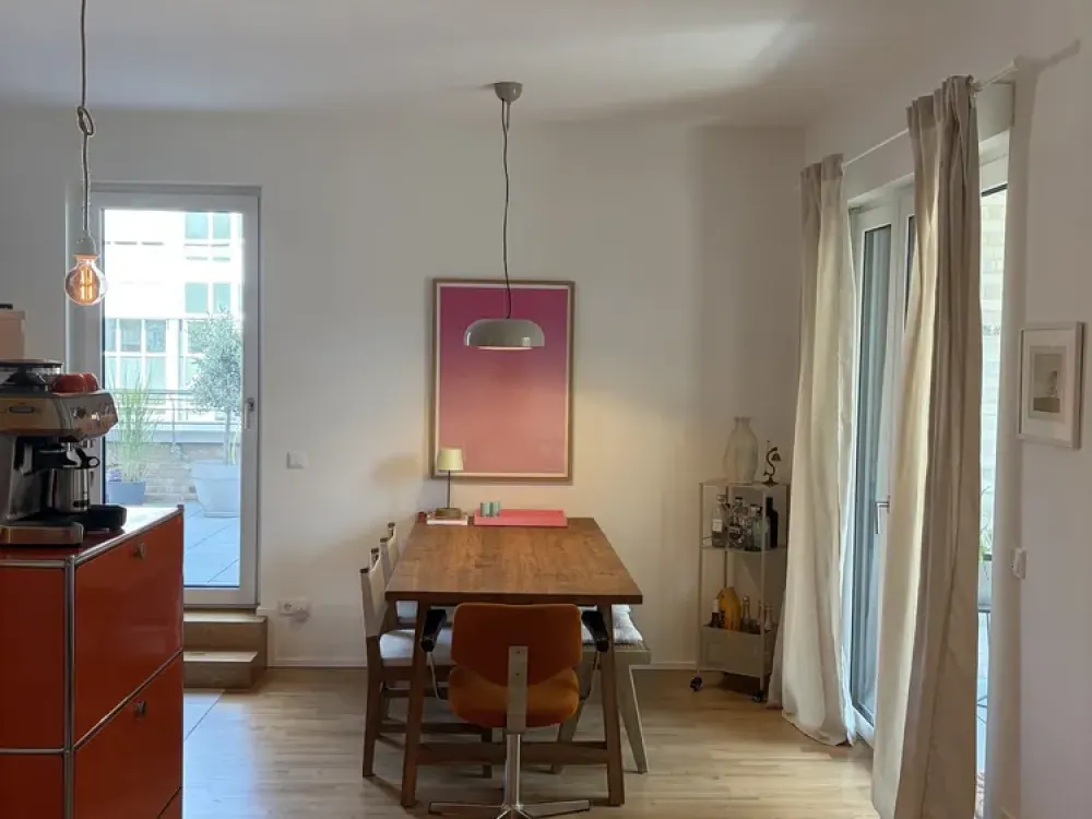 شقة حديثة بثلاث غرف مع تراس