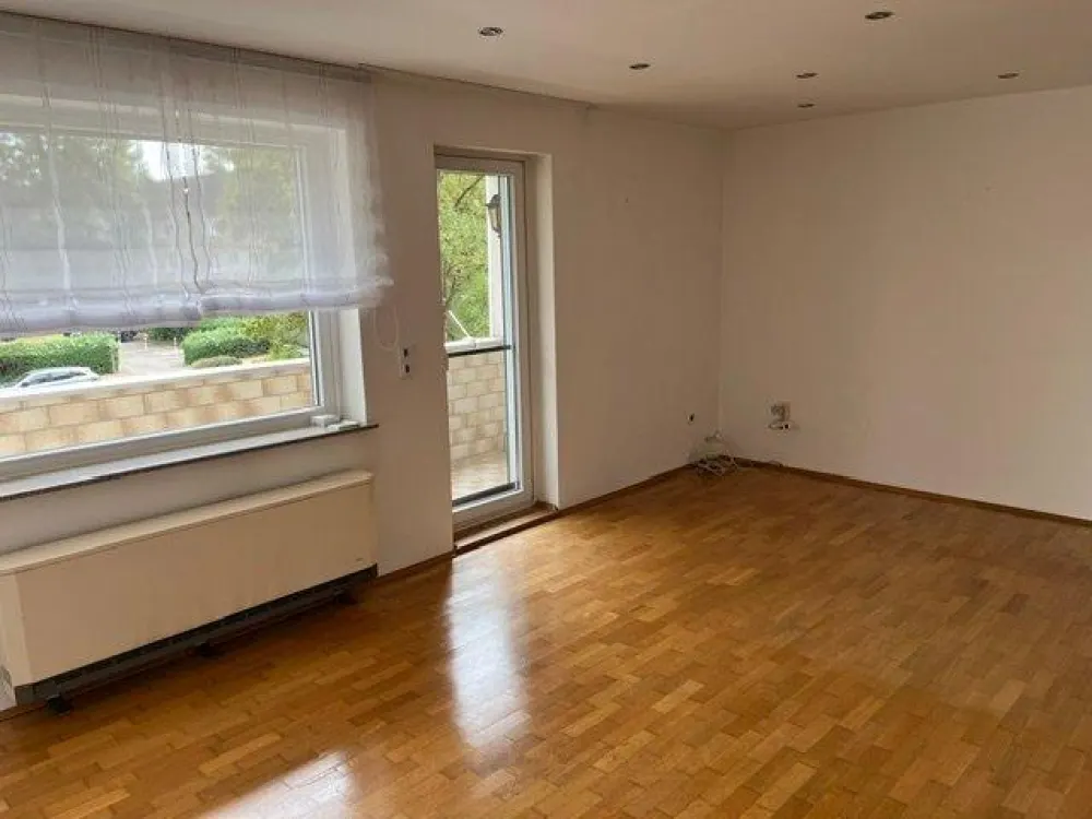Helle 3,5 Zimmer Wohnung mit Balkon