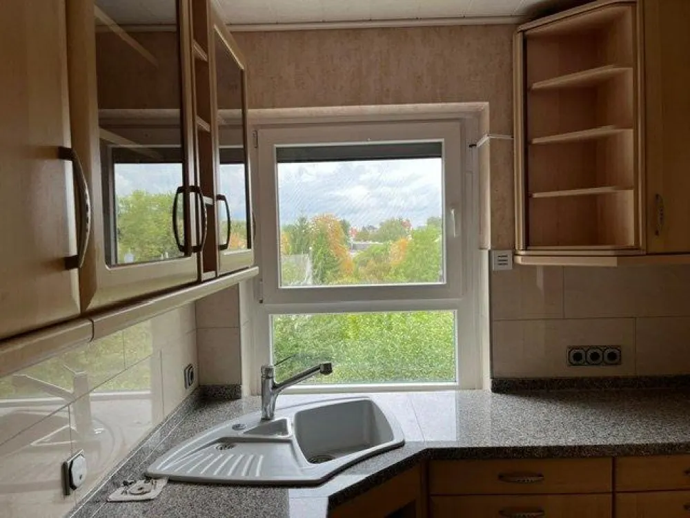 Helle 3,5 Zimmer Wohnung mit Balkon