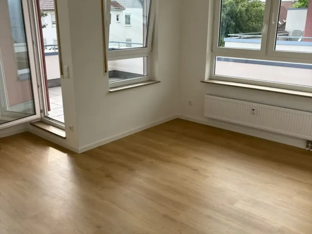 Zuhause mit zwei Zimmern und Dachterrasse in Esslingen am Neckar
