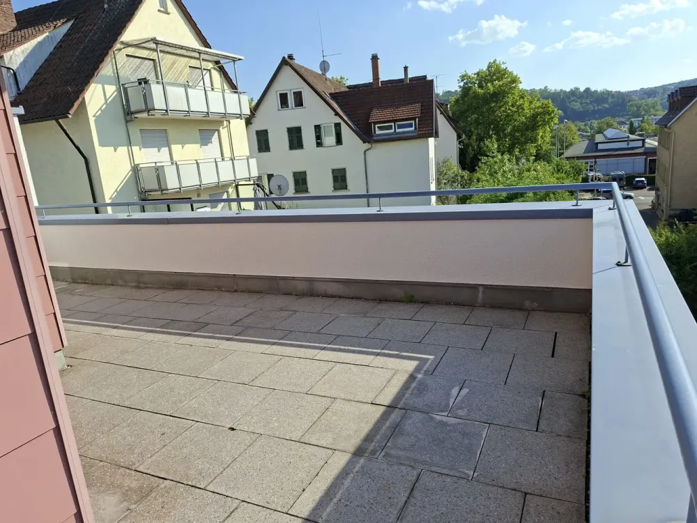 Zuhause mit zwei Zimmern und Dachterrasse in Esslingen am Neckar
