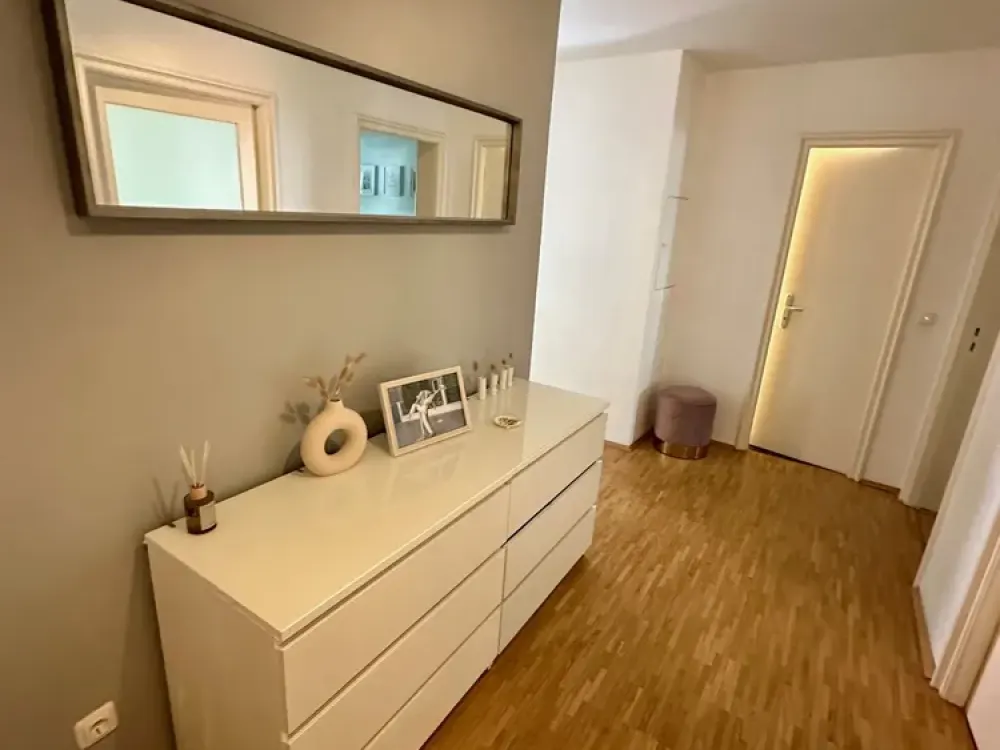 Urbanes Wohnen in Haidhausen, 3 Zimmer, Loggia und Küchenbalkon