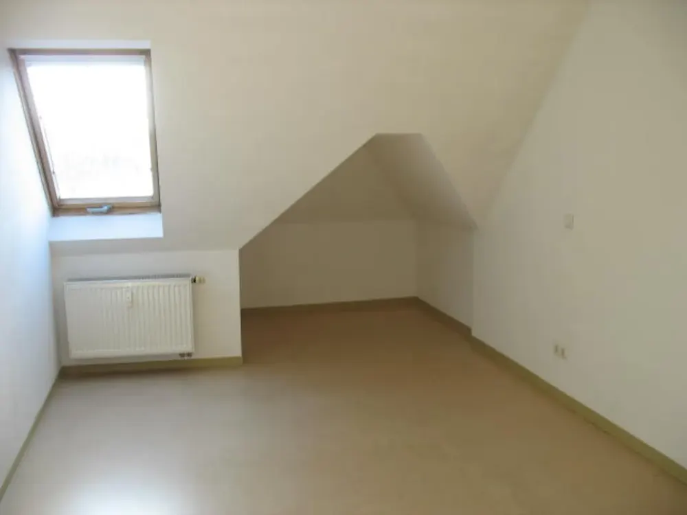 Freie 2 Zimmerwhg. im DG mit Loggia, Aufzug in Connewitz, behindertengerecht..