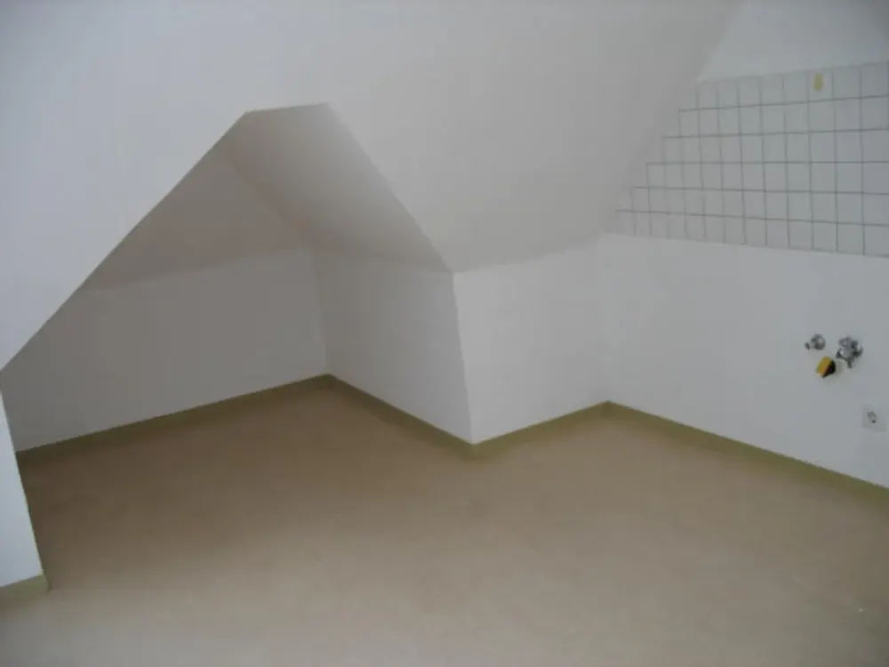 Freie 2 Zimmerwhg. im DG mit Loggia, Aufzug in Connewitz, behindertengerecht..