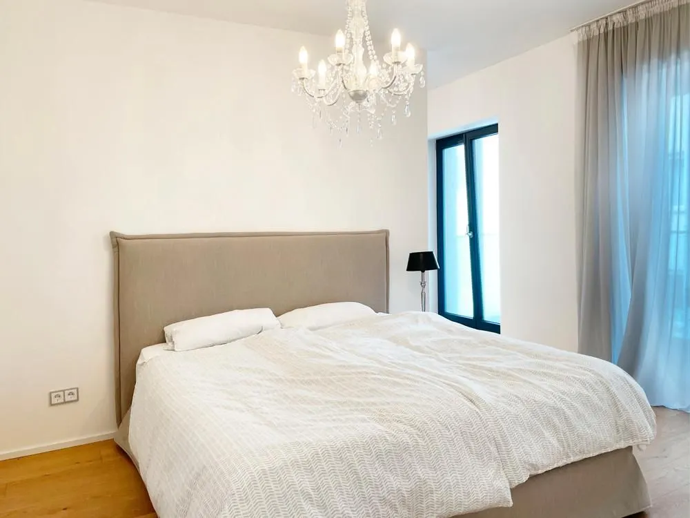 Exklusiv möblierte 2-Zimmer-Wohnung mit Balkon und Lift