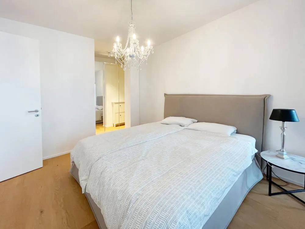 Exklusiv möblierte 2-Zimmer-Wohnung mit Balkon und Lift