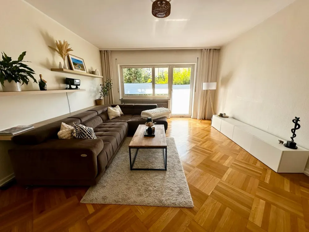 Zwischenmiete Nov-April: Lichtdurchflutete 3-Zimmer-Wohnung