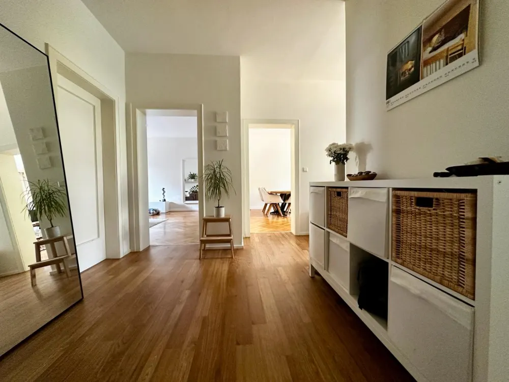 Zwischenmiete Nov-April: Lichtdurchflutete 3-Zimmer-Wohnung