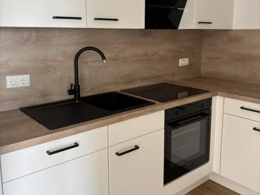 Perfekte Dachwohnung im Neubau! EBK, Lift und Erstbezug!