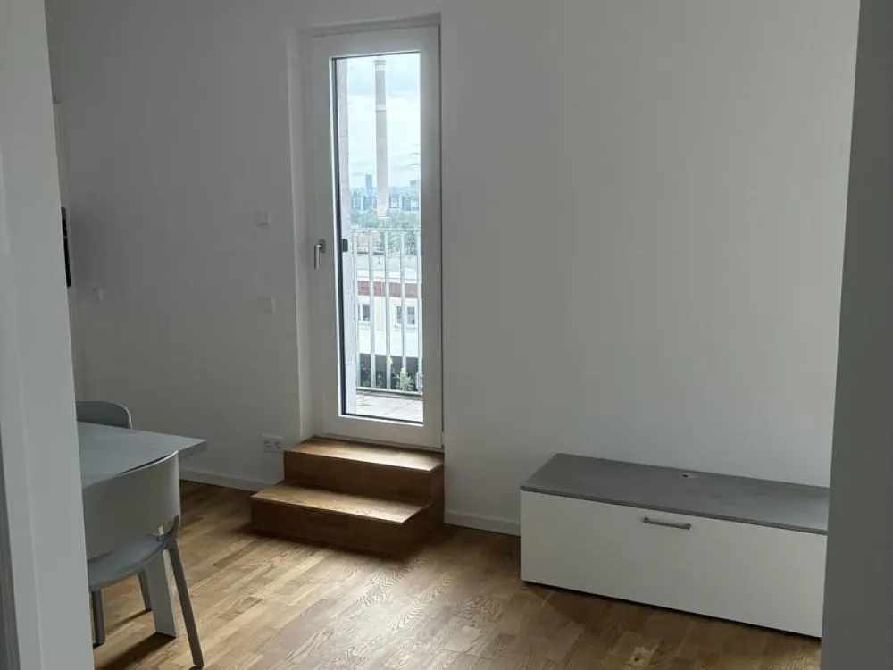 Möbliertes Komfort-Studio in Neubau nahe S-Bahnhof Springpfuhl mit Balkon o. Dachterrasse