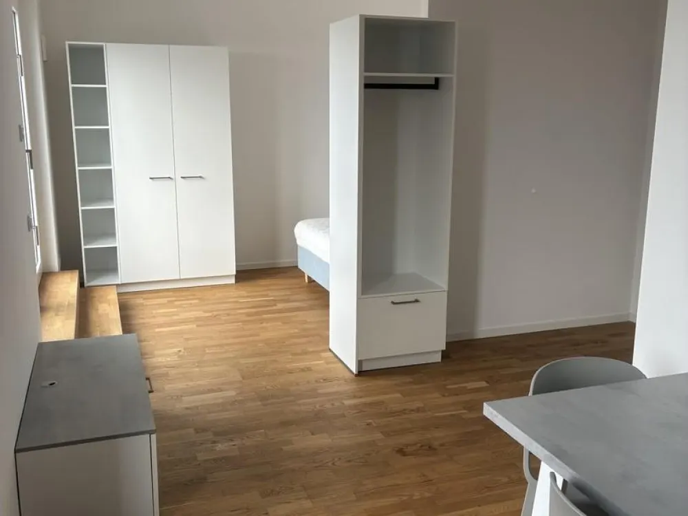 Möbliertes Komfort-Studio in Neubau nahe S-Bahnhof Springpfuhl mit Balkon o. Dachterrasse