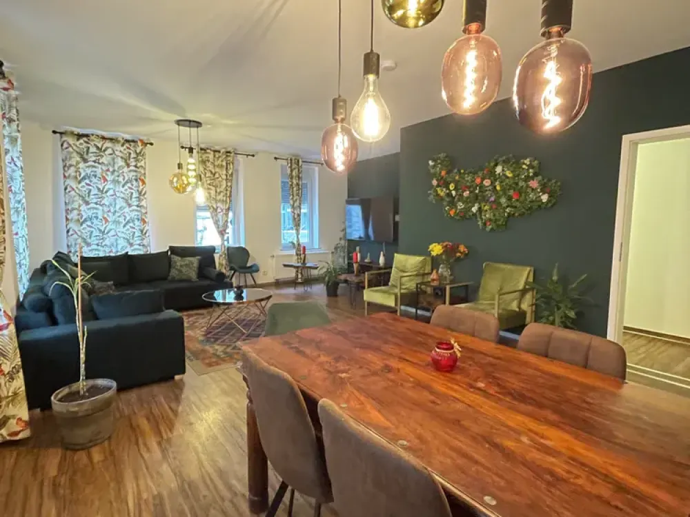 Modernisierte 4-Zimmer-Wohnung mit Einbauküche und zwei Bädern in zentraler Lage von Langen