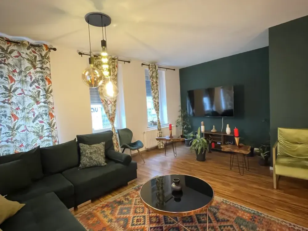 Modernisierte 4-Zimmer-Wohnung mit Einbauküche und zwei Bädern in zentraler Lage von Langen