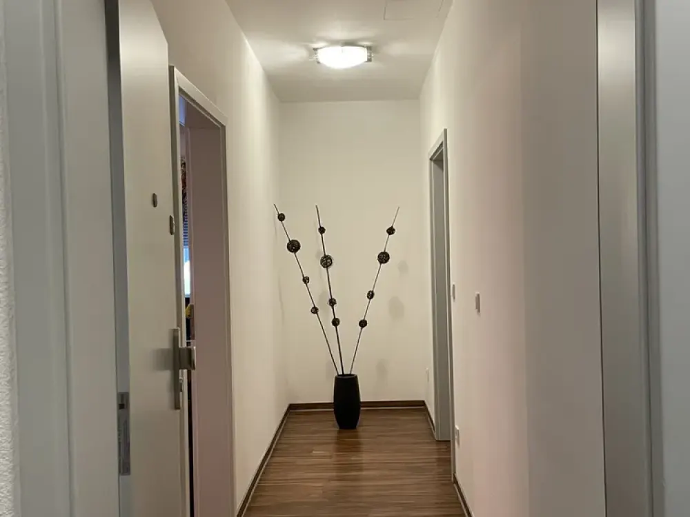 Modernisierte 4-Zimmer-Wohnung mit Einbauküche und zwei Bädern in zentraler Lage von Langen