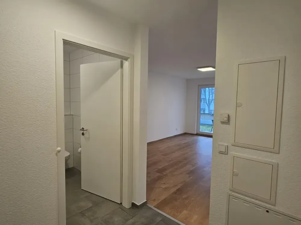 Barrierefreie teilmöblierte 2‑Zimmer Wohnung mit Balkon in Steinbach (Taunus) von privat