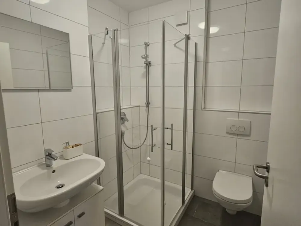 Barrierefreie teilmöblierte 2‑Zimmer Wohnung mit Balkon in Steinbach (Taunus) von privat