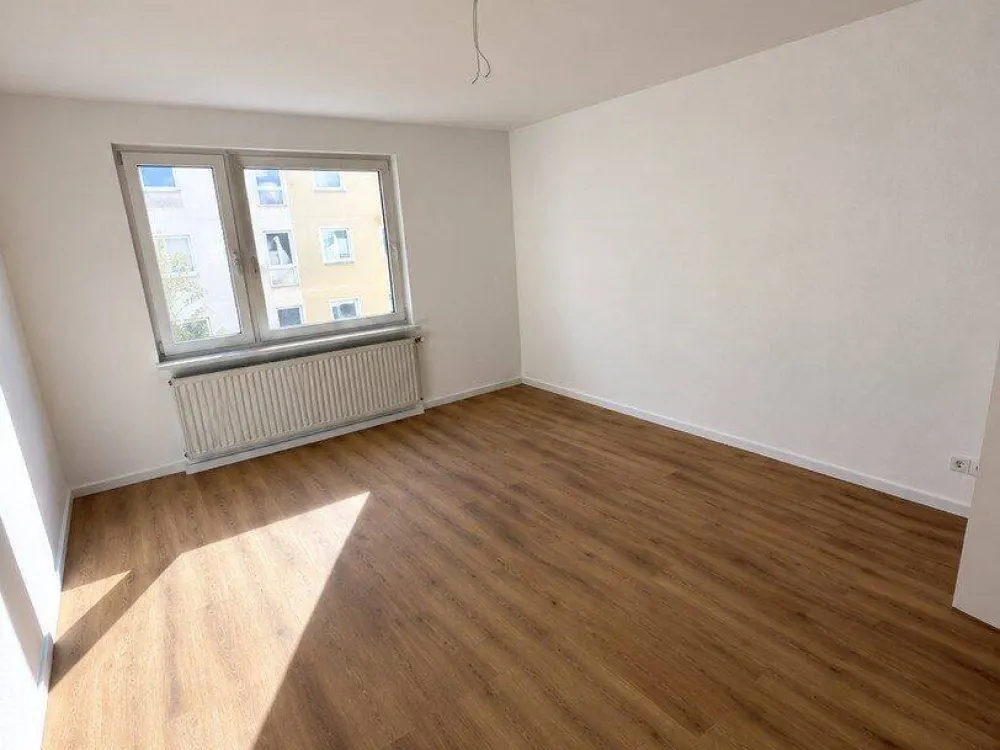 Sanierte 3 Zimmer Wohnung mit Balkon