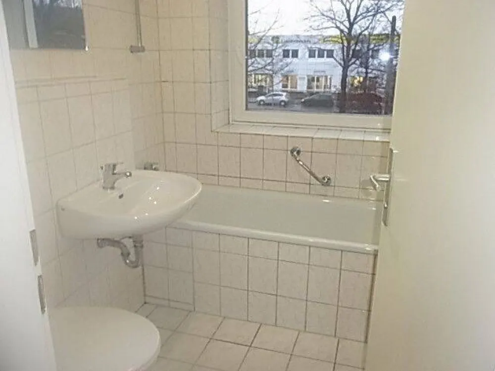 2-Zimmer-Wohnung mit ca. 56,54 m², Einbauküche & XXL-Balkon - sofort verfügbar