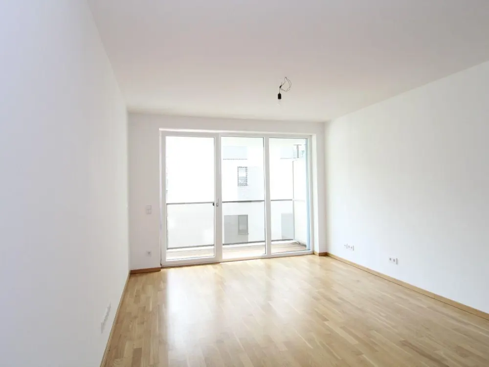 Verfügbar ab 01.02.27 - Moderne 2-RW mit EBK & BALKON !!!