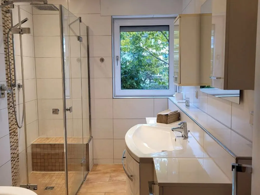 Sofort verfügbar, Moderne 3Z-EG Whng. Terrasse, Garten, P-Platz