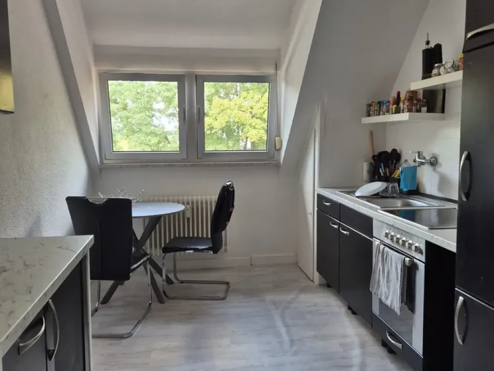 Helle 45 m2 Dachgeschosswohnung in Saarbrücken - Nähe DFG