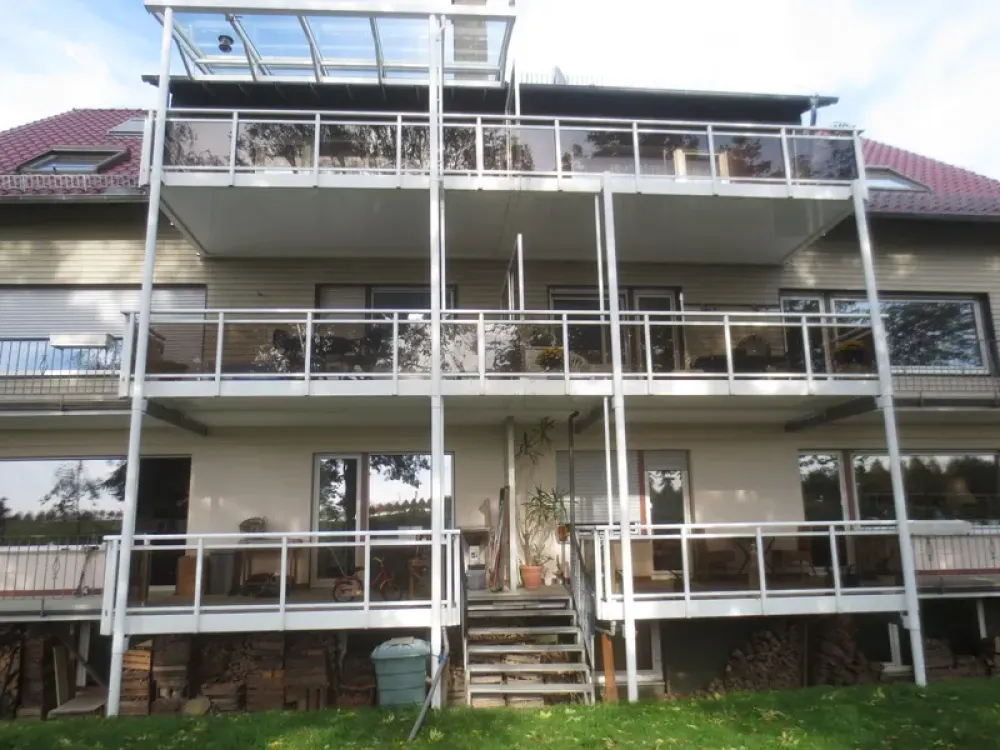 ***Ober-Erlenbach, große 3-Zi. Whg. mit gr. Balkon, PKW Stellplatz***