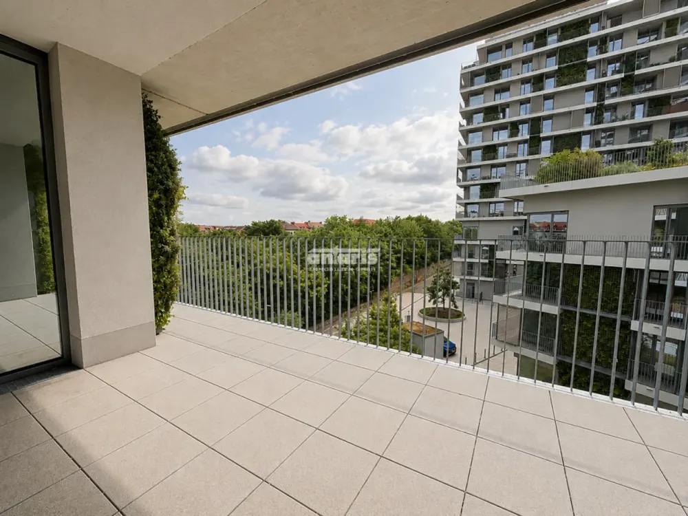 antaris Immobilien GmbH ** Light, Space and Comfort on approx. 132 m² with Fitted Kitchen **