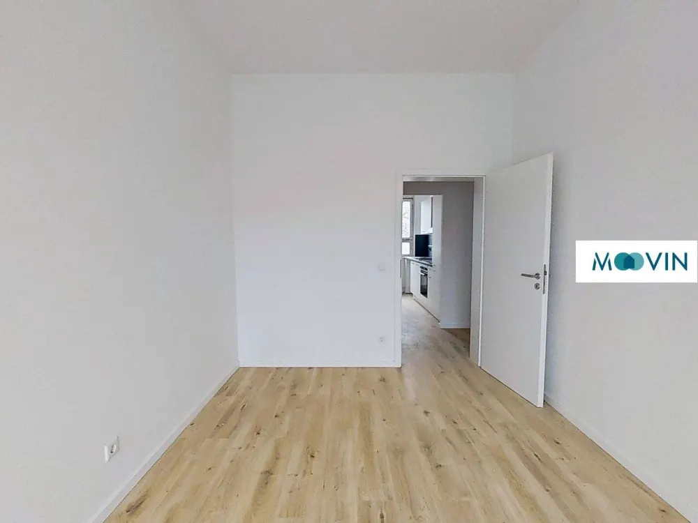 Sanierte 2,5-Zimmer-Altbauwohnung mit BALKON und EBK in Steglitz