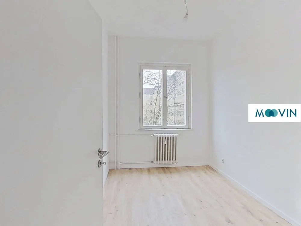 Sanierte 2,5-Zimmer-Altbauwohnung mit BALKON und EBK in Steglitz