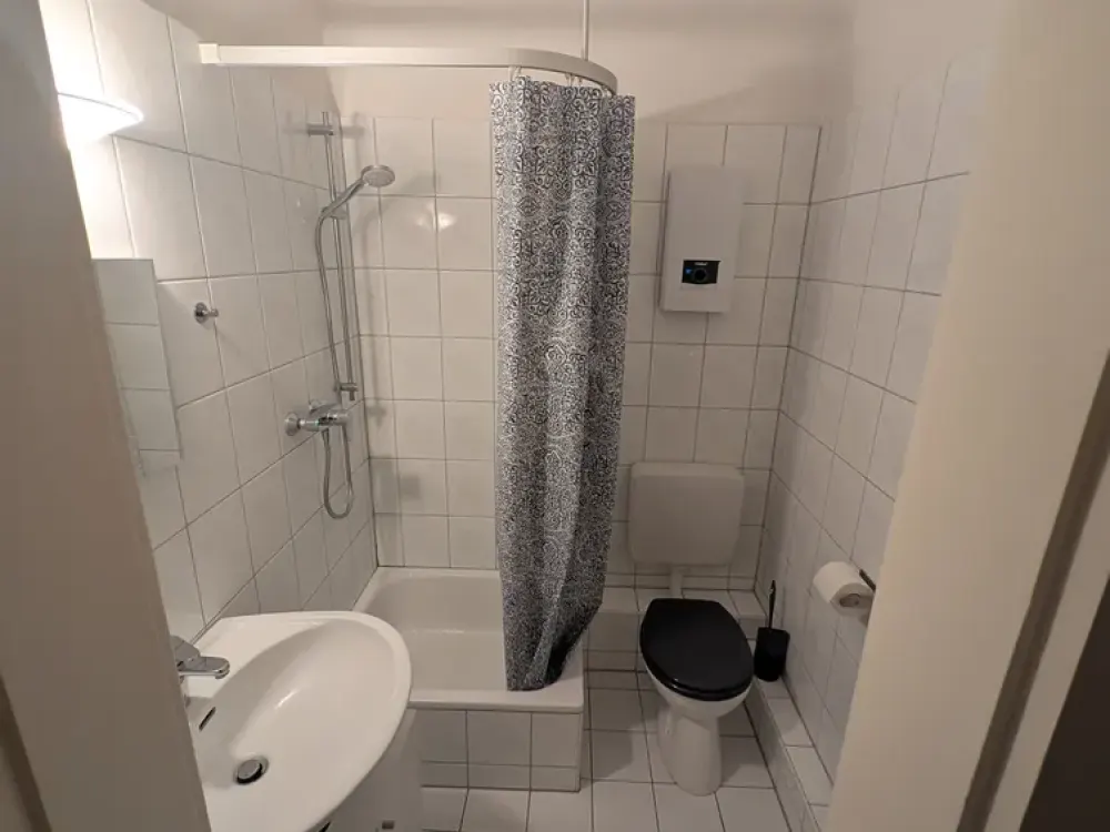 Helle 2 Zimmer Wohnung mit Nähe zum Rhein in Düsseldorf- Oberkassel