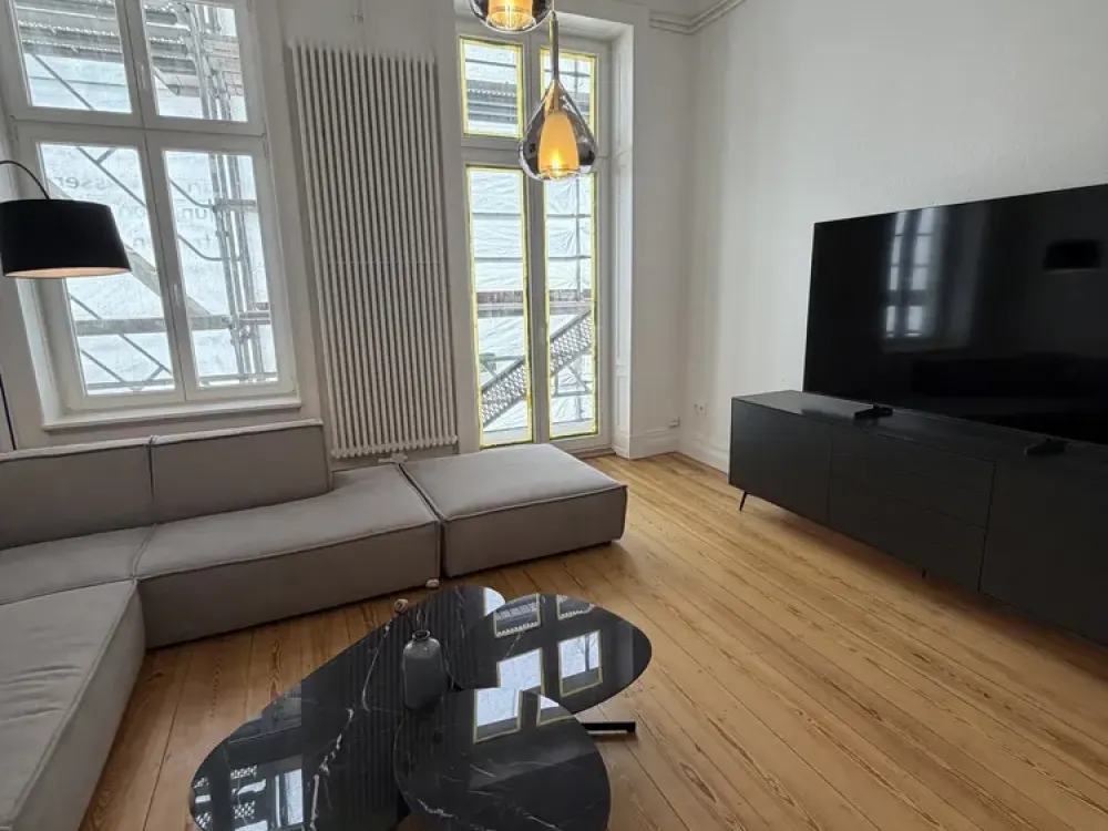 Furnished 5-Room Period Apartment with Balcony in Hamburg-Rotherbaum, First Occupancy Near University & Dammtor