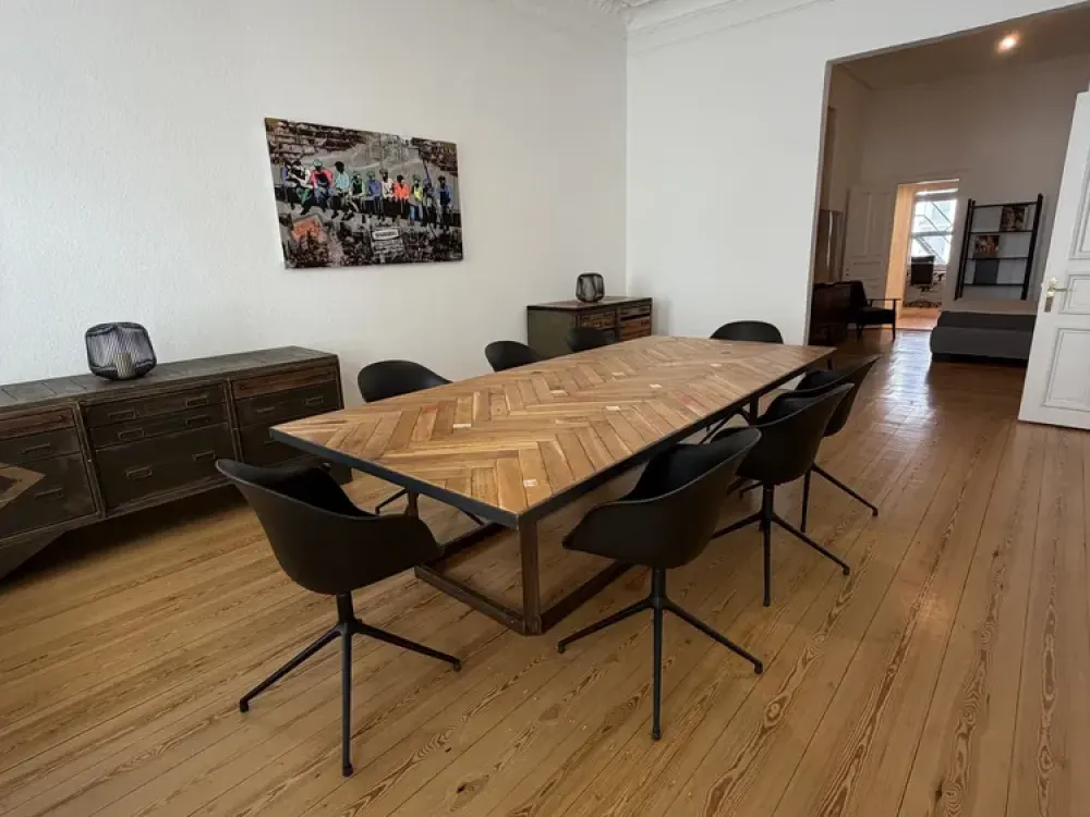 Furnished 5-Room Period Apartment with Balcony in Hamburg-Rotherbaum, First Occupancy Near University & Dammtor