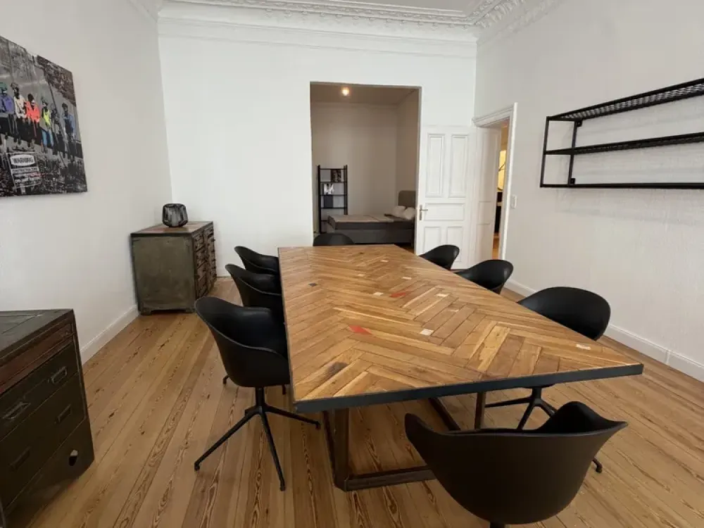 Furnished 5-Room Period Apartment with Balcony in Hamburg-Rotherbaum, First Occupancy Near University & Dammtor