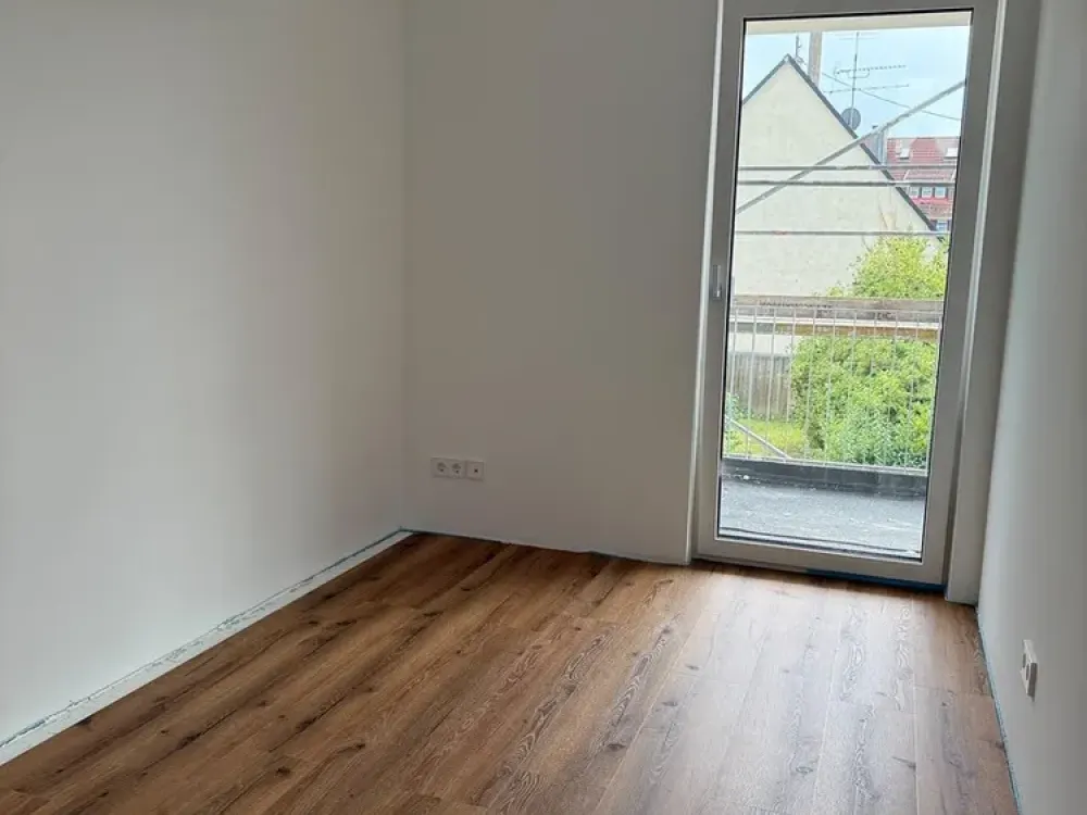 4-Room Apartment on the 1st Floor - Modern Living in the Town Center of Esslingen-Zell