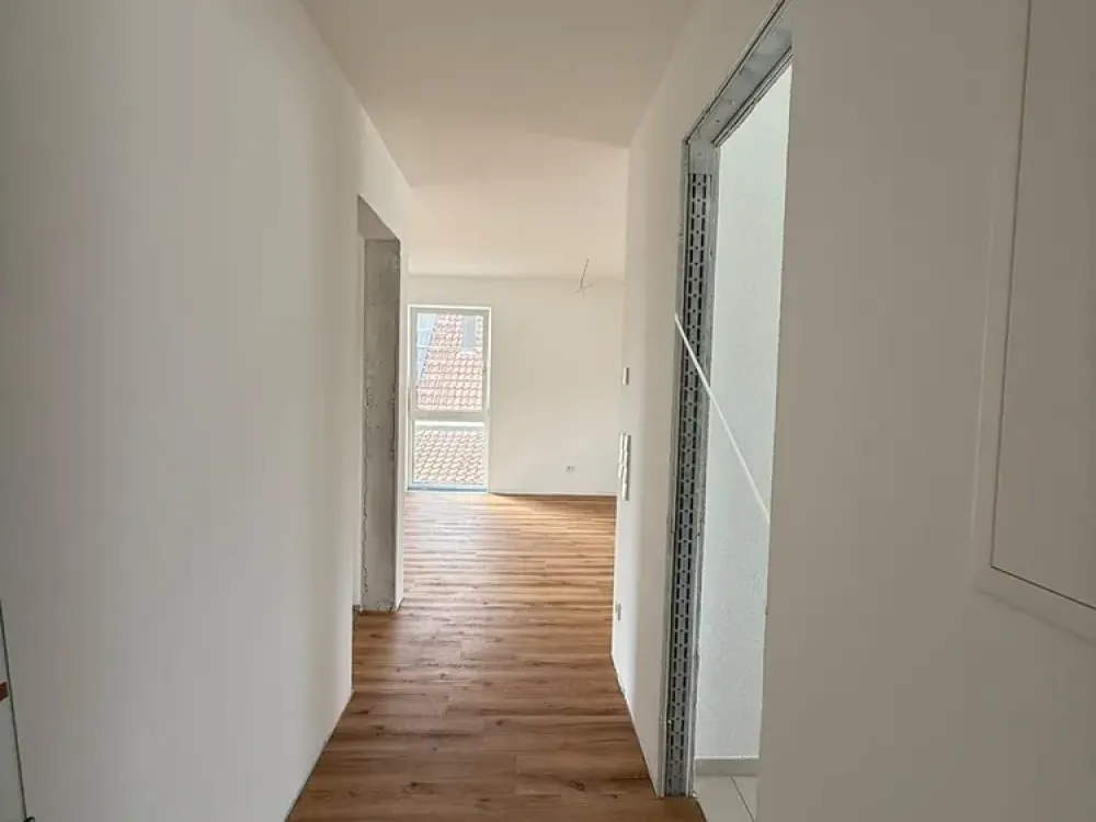 4-Room Apartment on the 1st Floor - Modern Living in the Town Center of Esslingen-Zell
