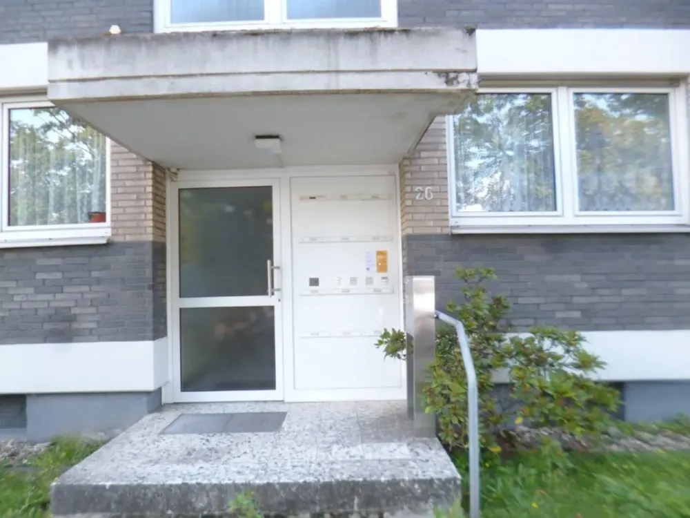 Schöne 3 Zimmer-Wohnung in D-Heerdt mit Balkon
