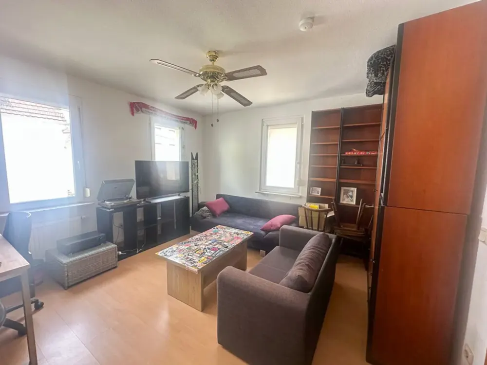 Schöne 2-Zimmer-Wohnung mit großem Balkon und Einbauküche