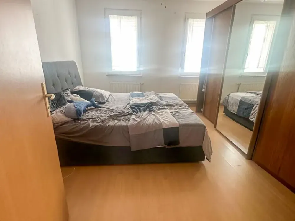 Schöne 2-Zimmer-Wohnung mit großem Balkon und Einbauküche