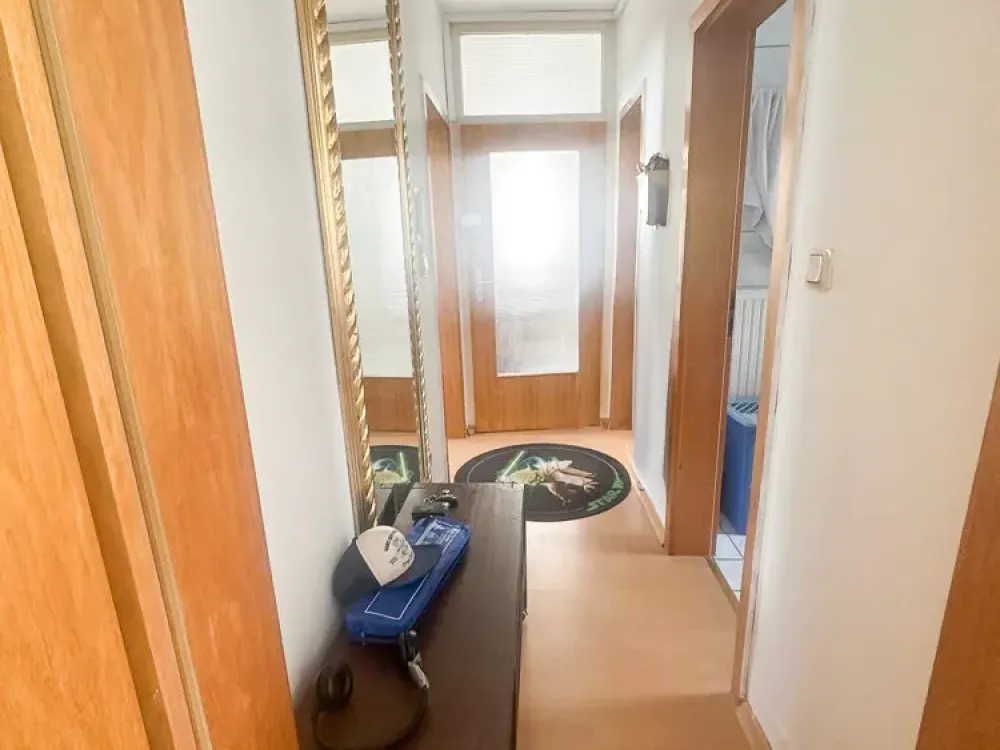 Schöne 2-Zimmer-Wohnung mit großem Balkon und Einbauküche