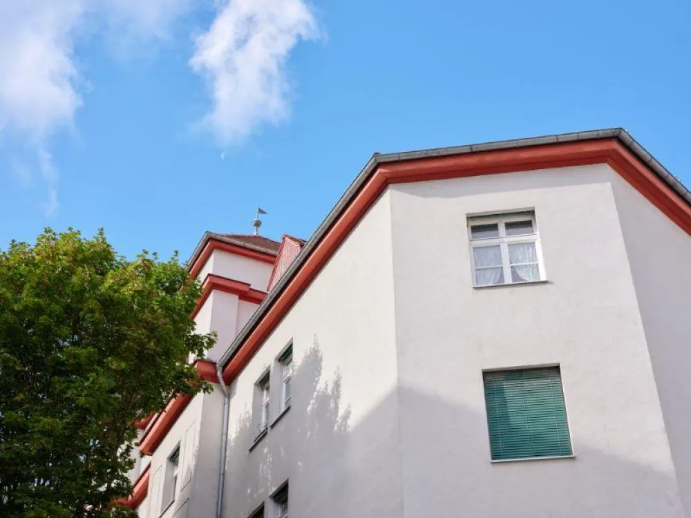 2-Zimmer-Wohnung im Dachgeschoss mit Tageslichtbad in Leipzig-Neuschönefeld