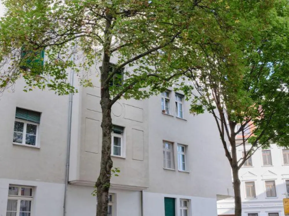 2-Zimmer-Wohnung im Dachgeschoss mit Tageslichtbad in Leipzig-Neuschönefeld