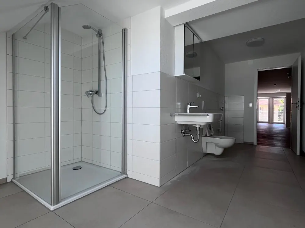 4-room apartment with balcony and parking space