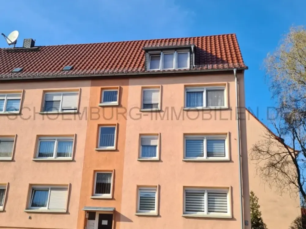 NEUBAU. tolle 3-Zimmer-Whng. AUßENJALOUSIEN. LAMINAT. moderne EINBAUKÜCHE & TAGESLICHTBAD mit WANNE