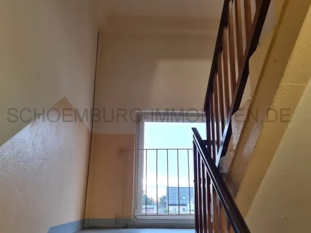 NEUBAU. tolle 3-Zimmer-Whng. AUßENJALOUSIEN. LAMINAT. moderne EINBAUKÜCHE & TAGESLICHTBAD mit WANNE