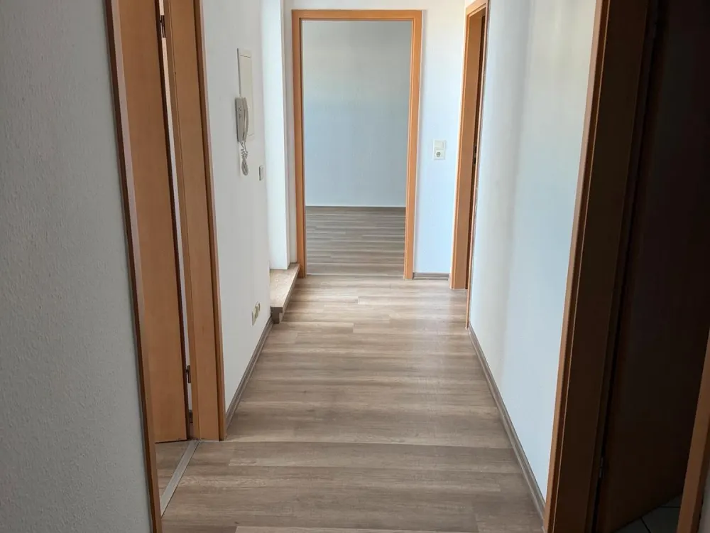 MODERNE DACHGESCHOSSWOHNUNG M. LOGGIA