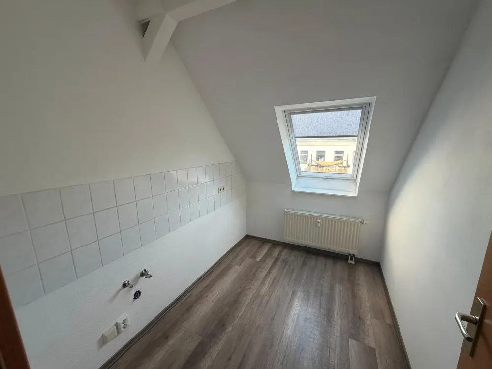 MODERNE DACHGESCHOSSWOHNUNG M. LOGGIA