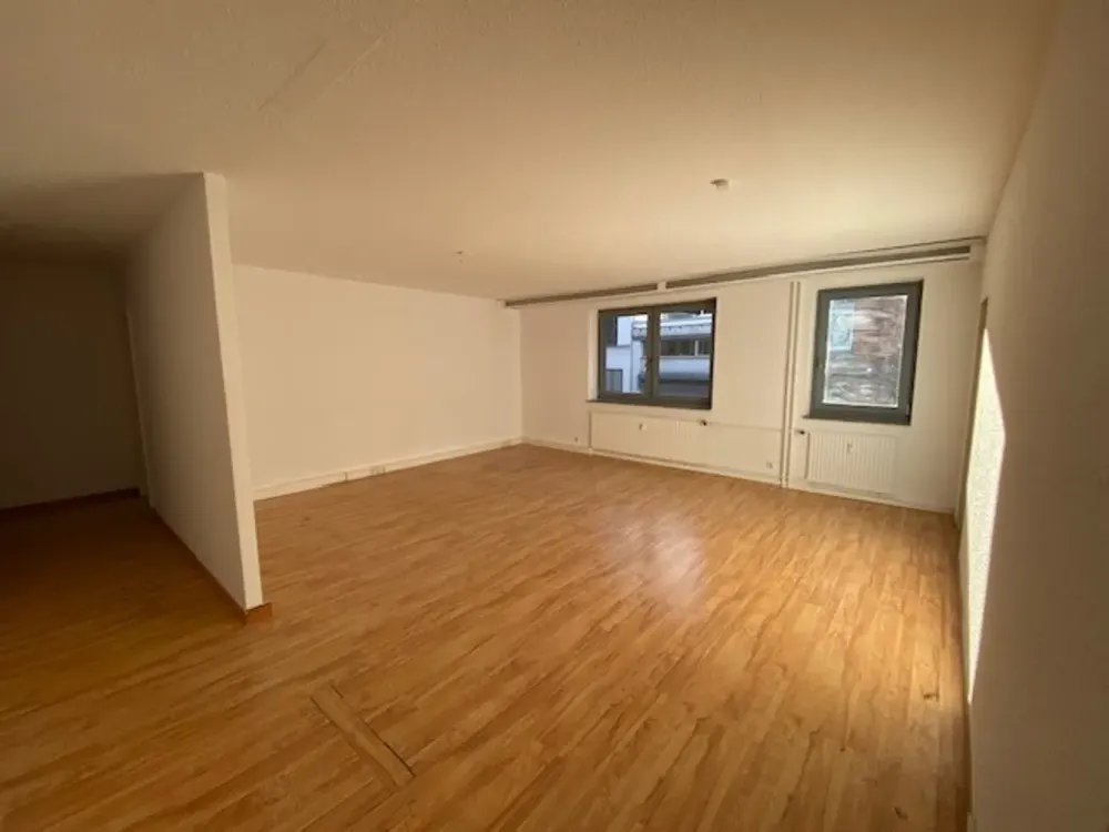 Spacious 3-Room Apartment at Lister Platz