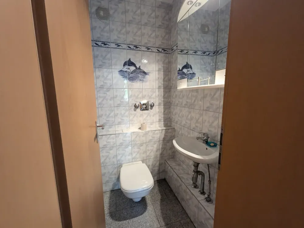 2 Zimmer Wohnung mit Fußbodenheizung, Gäste WC und Balkon zu vermieten!