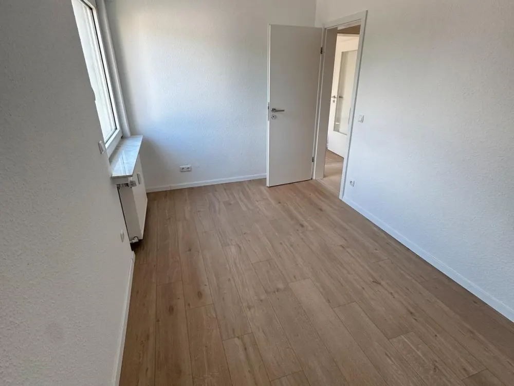 Frisch renovierte 3-Zimmer-Wohnung mit Balkon, 65 m², ab sofort