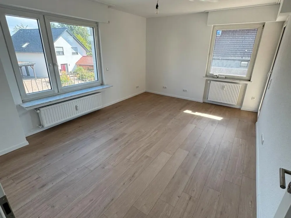 Frisch renovierte 3-Zimmer-Wohnung mit Balkon, 65 m², ab sofort